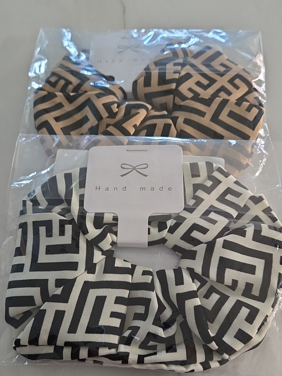 The Unbranded Brand Accessories - Hand Made Scrunchie Set Black & White Geometric Print New
